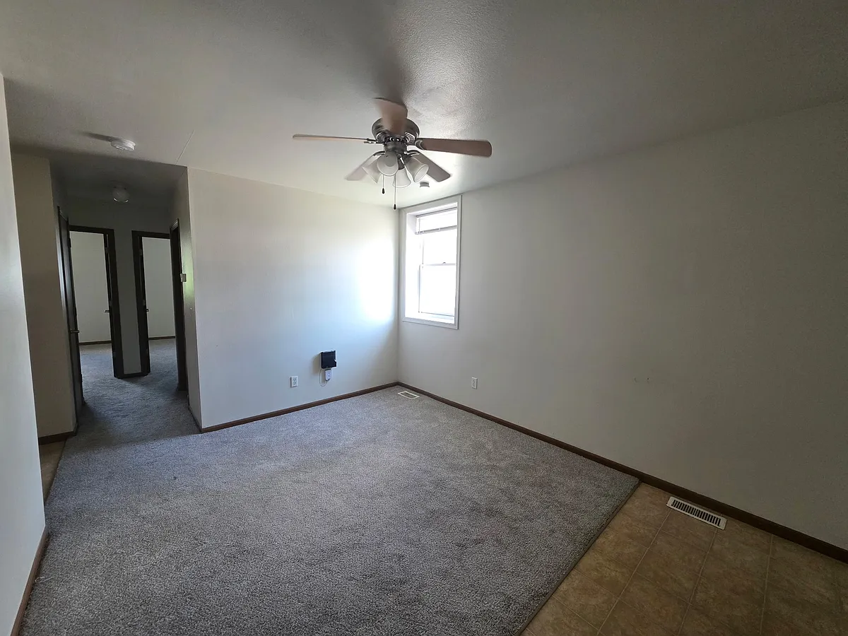 Building Photo - 230 S Dubuque St #1