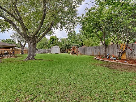 4th image of 7445 Hovenkamp Ave