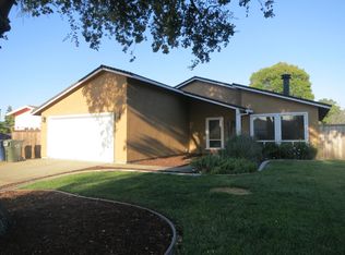 2 Elster Ct, Sacramento, CA 95823
