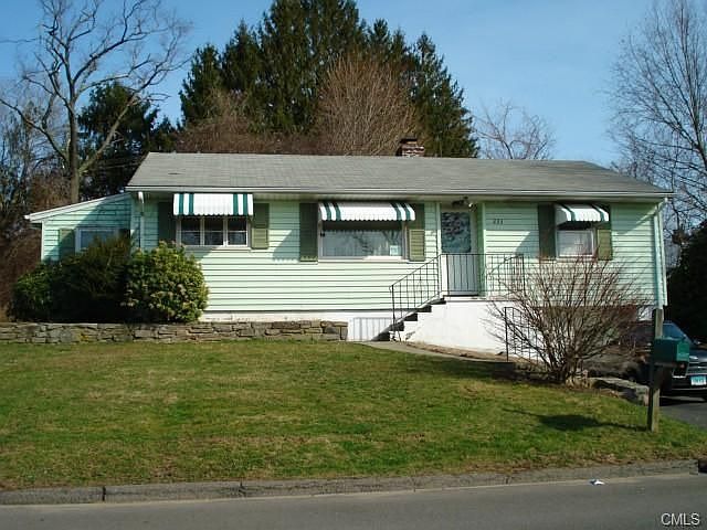 2nd image of 223 Lawlor Ter