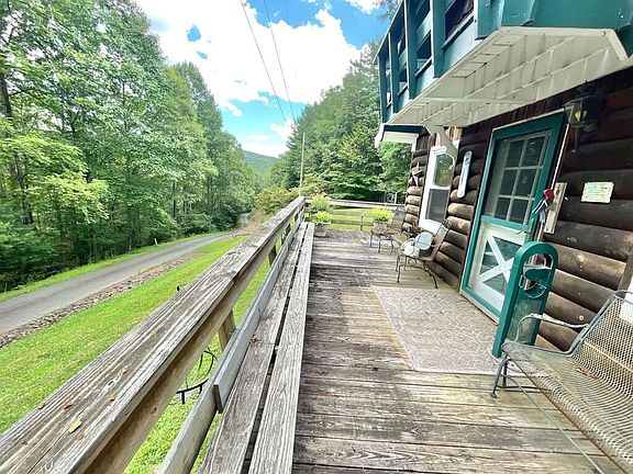 5th image of 393 Kanawha Ridge Rd