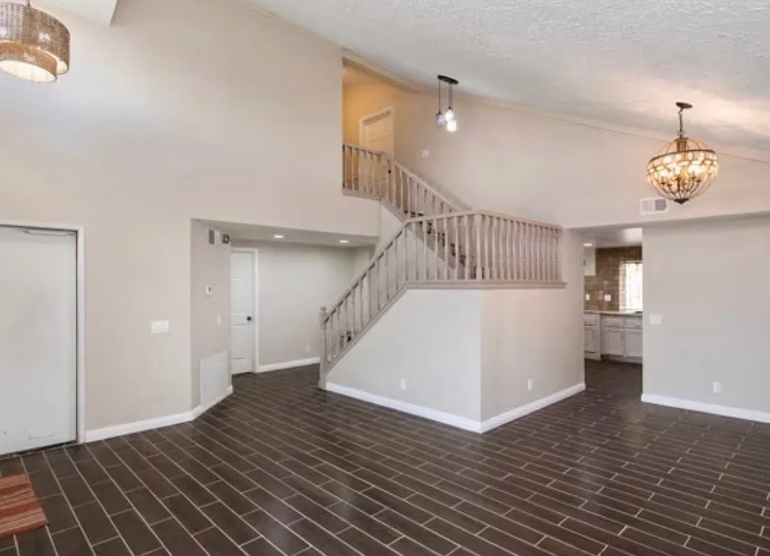 4 bed, 1894 sqft, $3,200 — Photo 3