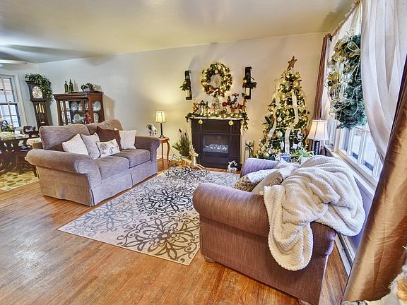 3rd image of 22 Westwood Dr