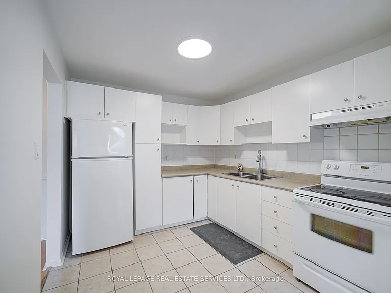3500 Glen Erin Dr #4 — Photo 13