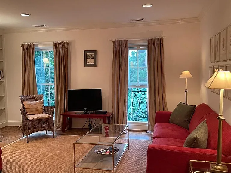 3221 Sutton Pl NW #B — Photo 4
