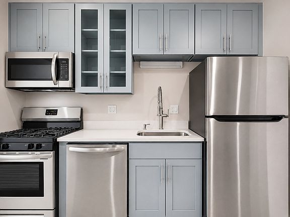 2nd image of 7431 S Paxton Ave #3A
