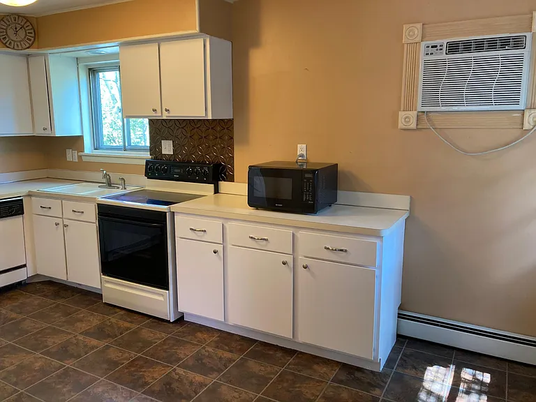 807 Erford Rd — Photo 5