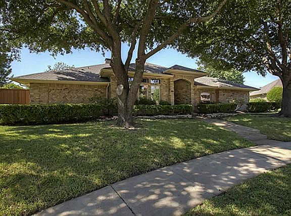 4th image of 2202 Shady Oaks Ct
