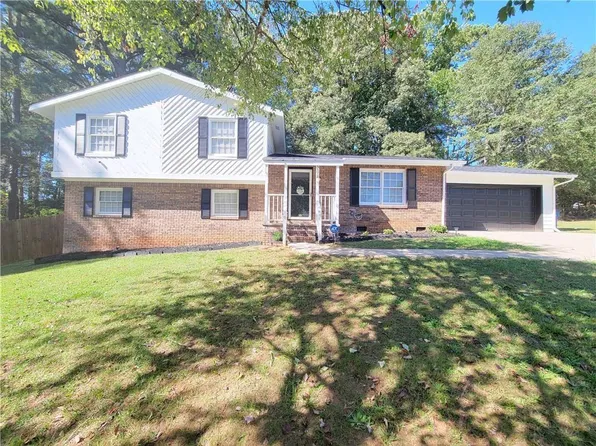 208 Willows Ct, Riverdale, GA 30274