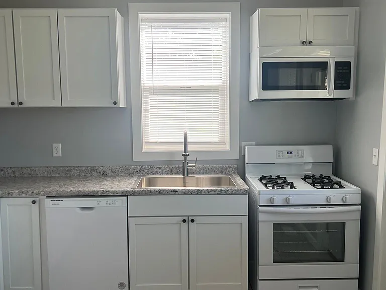 613 Pershing Ave #1 — Photo 8