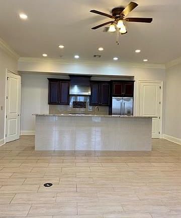 2nd image of 7211 Regent St