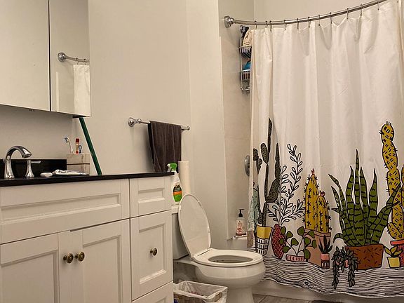 4th image of 4801 N Ravenswood Ave APT 406