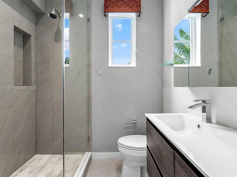 2887 Pine Tree Dr — Photo 29