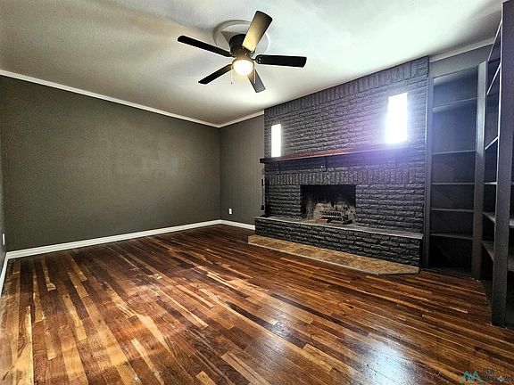 5th image of 105 W Yucca Ave