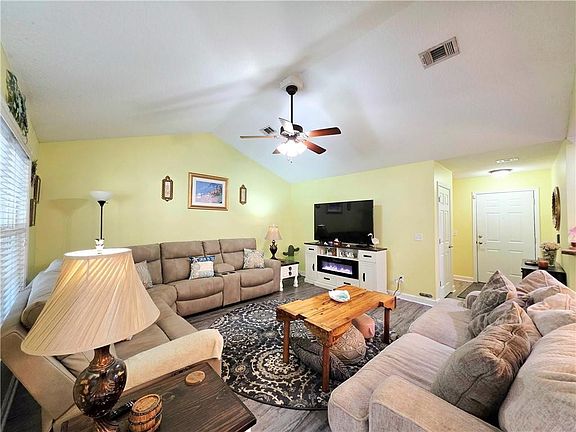 4th image of 106 Southern Oaks Ln