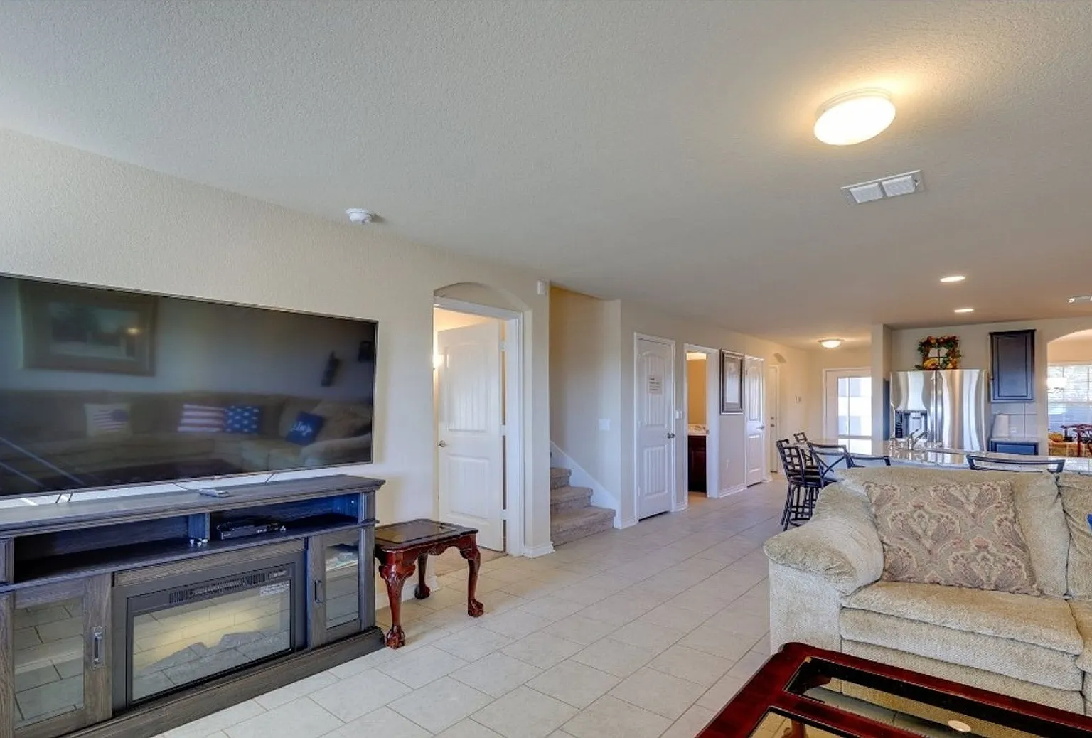 5 Bedroom Single Family Home in San Antonio — Photo 1