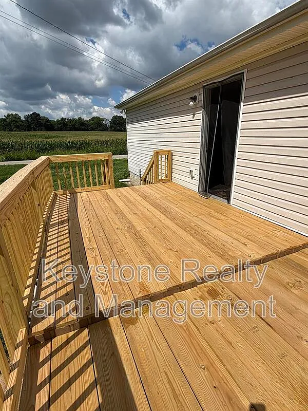 2 bed, 1.0 bath, 982 sqft, $1,000 — Photo 2