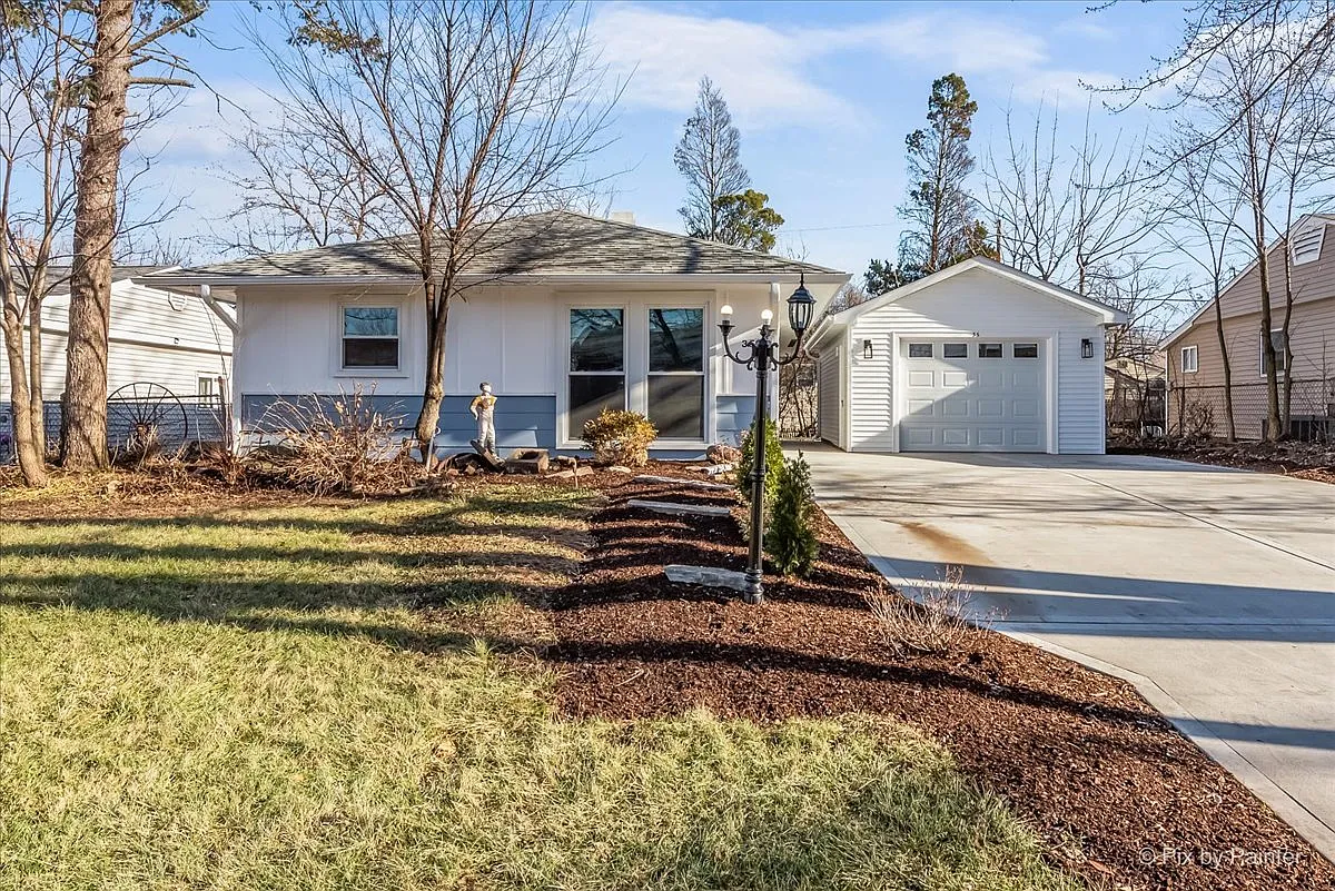 35 Evergreen Ln photo 1