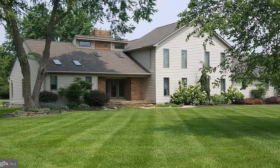 1st image of 29 Greenwood Shls
