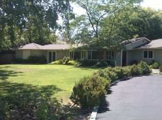 717 Country Club Dr, Ojai, CA 93023