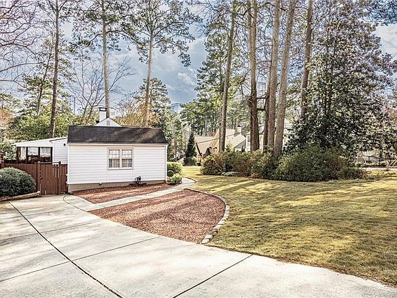 2nd image of 205 Old Ivy Rd NE