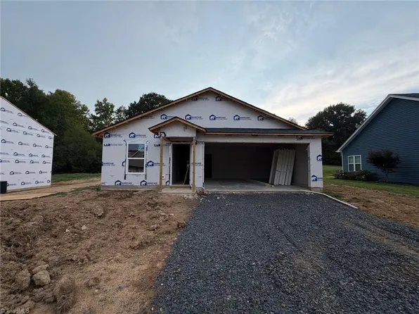 337 Frank Cherry St, Eden, NC 27288