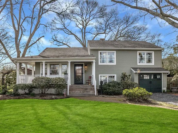 30 Evelyn Road, West Islip, NY 11795