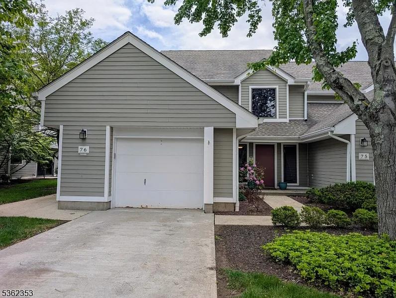 76 Stryker Ct