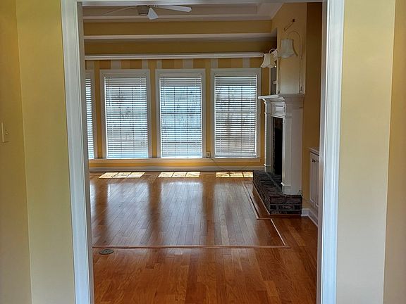 2nd image of 4552 Plantation Crest Rd