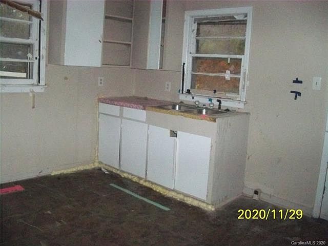 2nd image of 130 Lowry Row