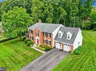 11556 Holly Briar Ln, Great Falls, VA 22066