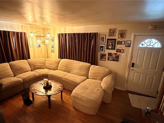 2nd image of 464 Greenridge Rd