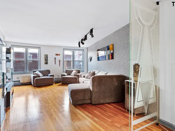 2373 Ocean Parkway image 1 of 6