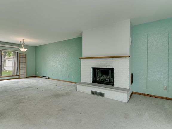4th image of 907 Jacobsen Rd #F-1