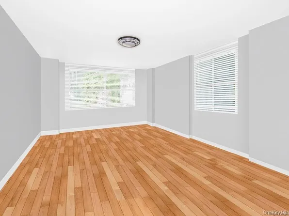 2287 Johnson Avenue image 2 of 15