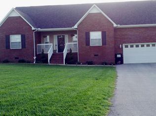105 Prosperity Dr, Baxter, TN 38544