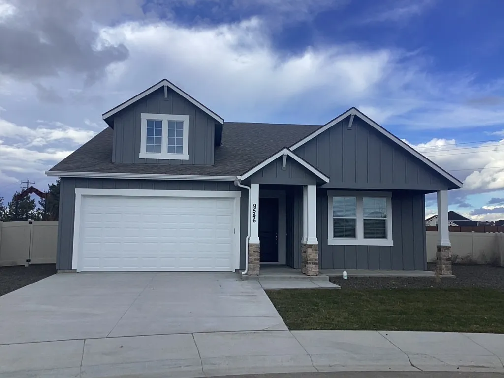 4 bed, 3.0 bath, 2177 sqft, $2,660 — Photo 1