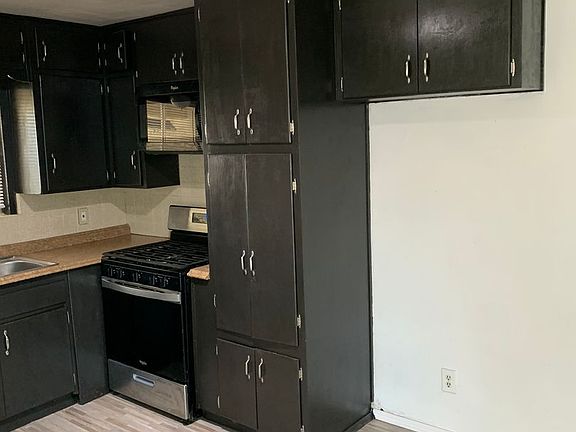 5th image of 9550 Garden Dr