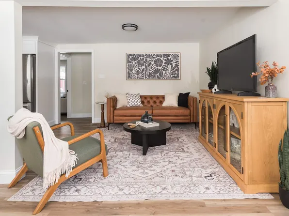 9 Everett St, Carver, MA 02330