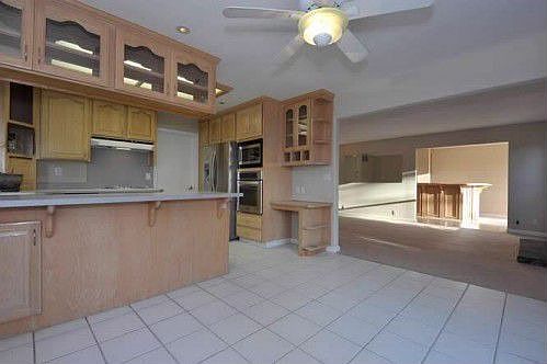 5th image of 3137 Teddington Dr