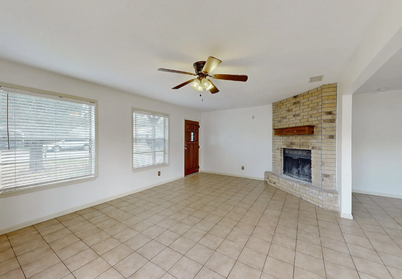 3 bed, 2.0 bath, 1410 sqft, $1,850 — Photo 4