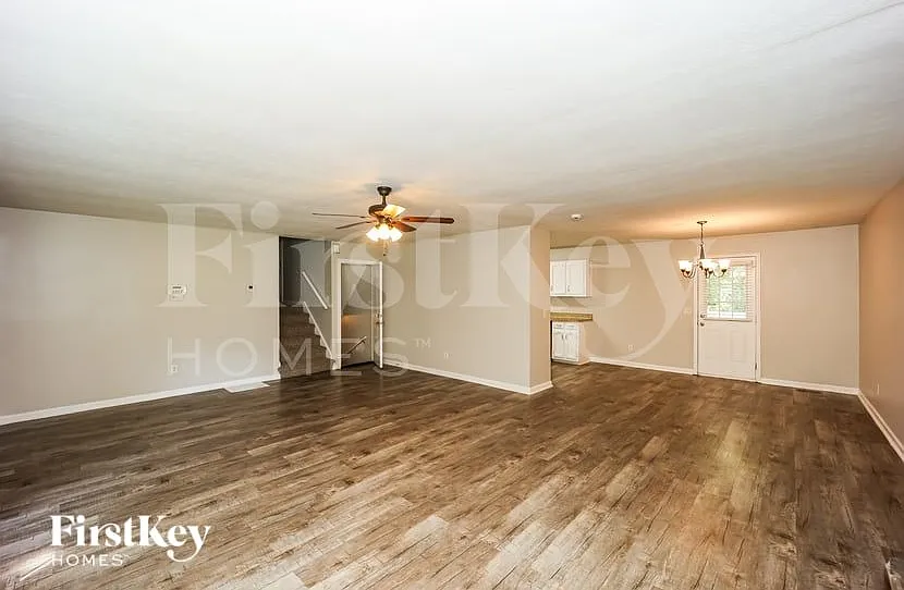 3 bed, 2.0 bath, 1408 sqft, $2,120 — Photo 4