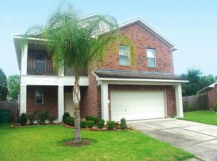 991 Hamilton St, Alvin, TX 77511