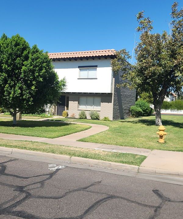 1st image of 2974 E Clarendon Ave