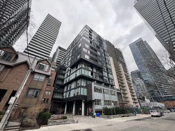 17 Dundonald St, Toronto, ON
