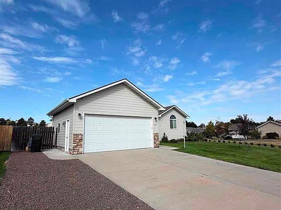 2nd image of 2766 Verde Ln