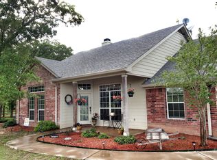 375 Lakeland Park Cir, Mart, TX 76664