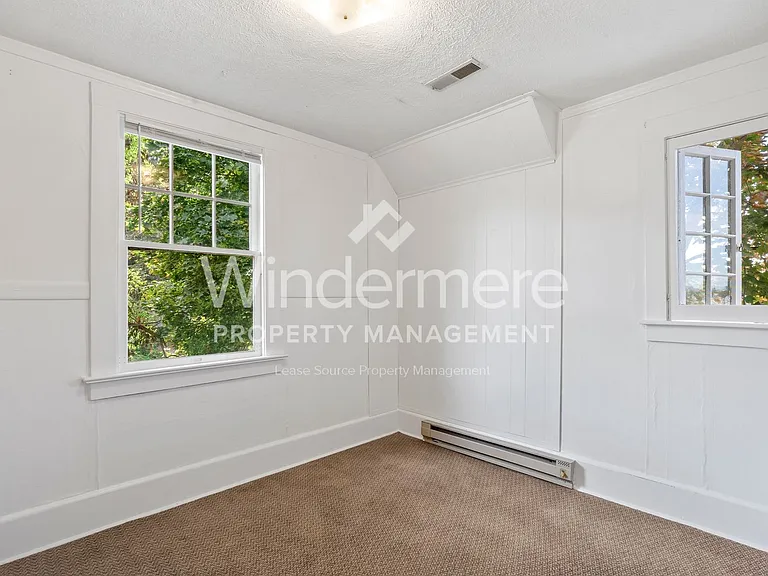 628 S Maple St — Photo 12