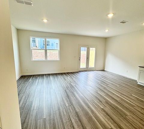 2nd image of 502 Robson Dr