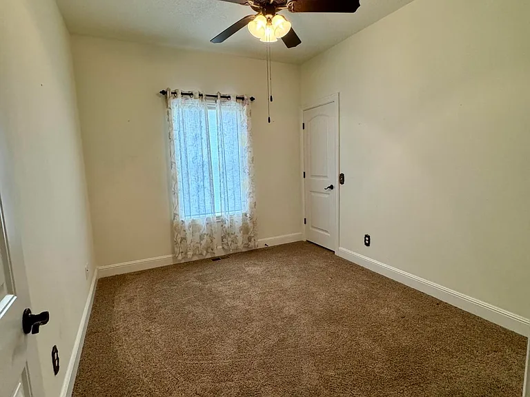 2731 Jefferson Ave — Photo 9